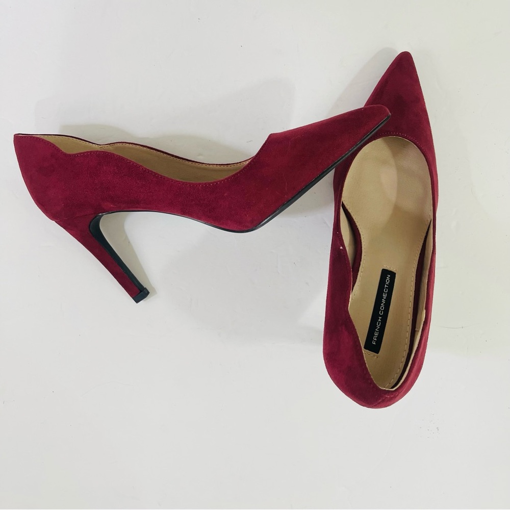 NWOT French Connection Women's Plum Burgundy Scallop Slip-On Heels Sandals - Picture 3 of 14